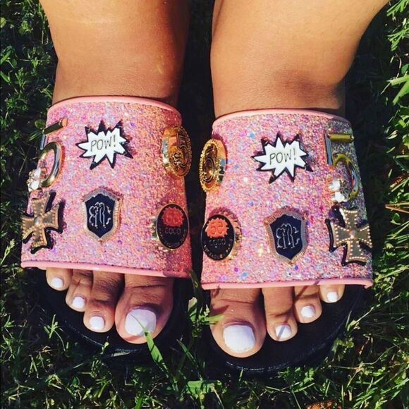 🔥🔥 PRETTY PINK GLITTER EMBELLISHED SLIDES 🔥🔥 - Picture 2 of 2